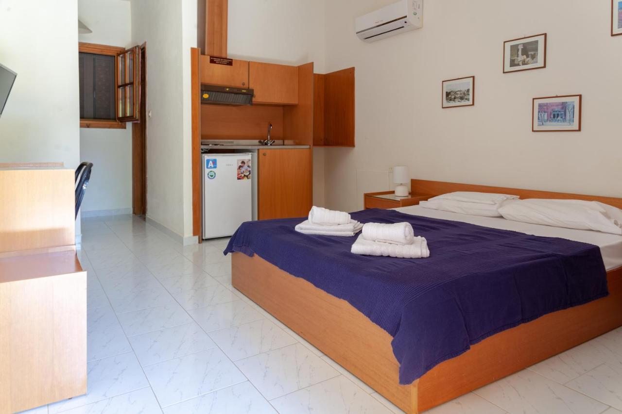 Athina Apartments Palaiopoli  外观 照片