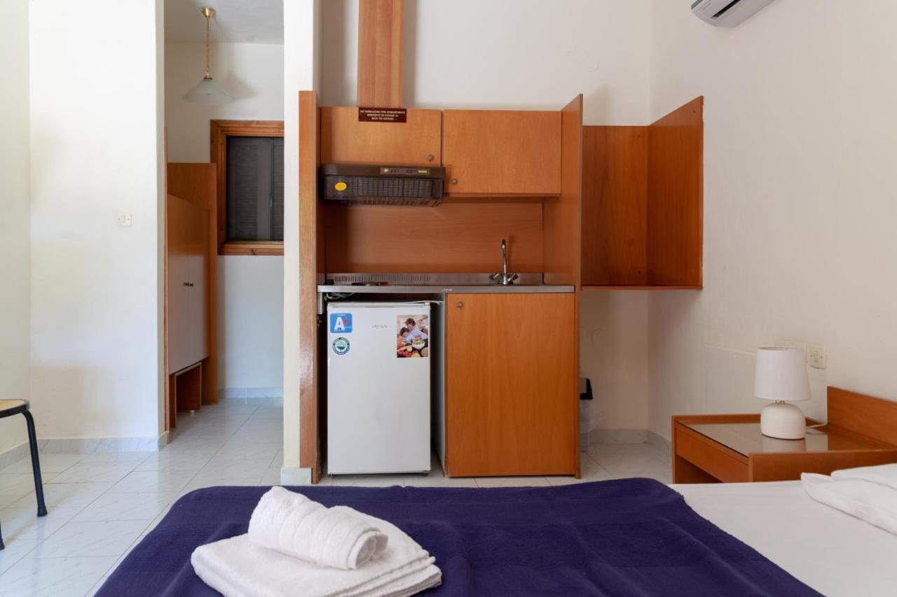 Athina Apartments Palaiopoli  外观 照片